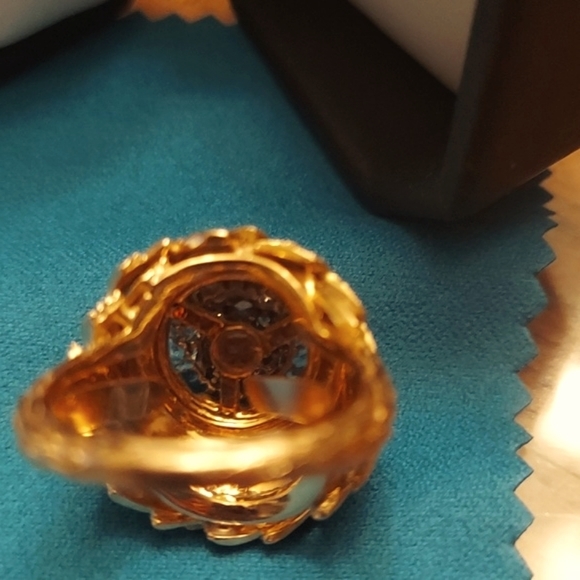 18K gold and diamond ring. - Picture 13 of 16